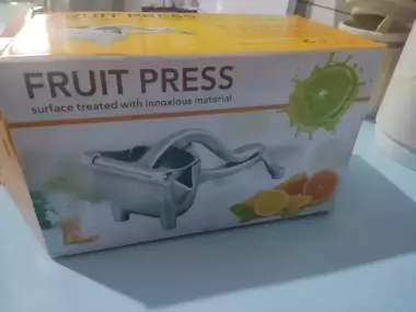 Ручная металлическая соковыжималка