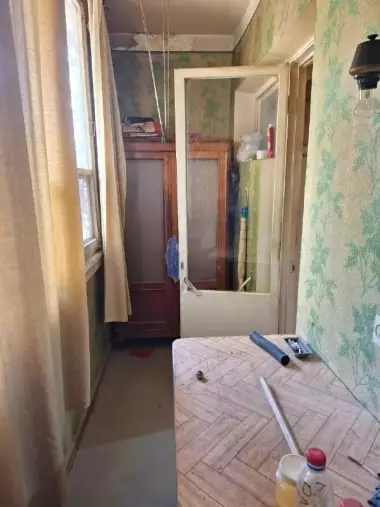 Продаю 1 ком. кв. 43 кв.м. 1 этаж кирпич,76 серия Чиланзар-25 квартал.
