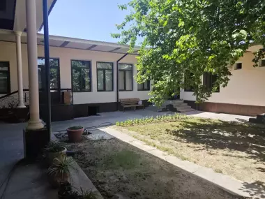 Кукча дарвоза ховли 4.6 сот бизнес ва яшаш учун дом под жилье и бизнес