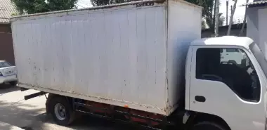 ISUZU. 2015 yil, 700 000 Probeg