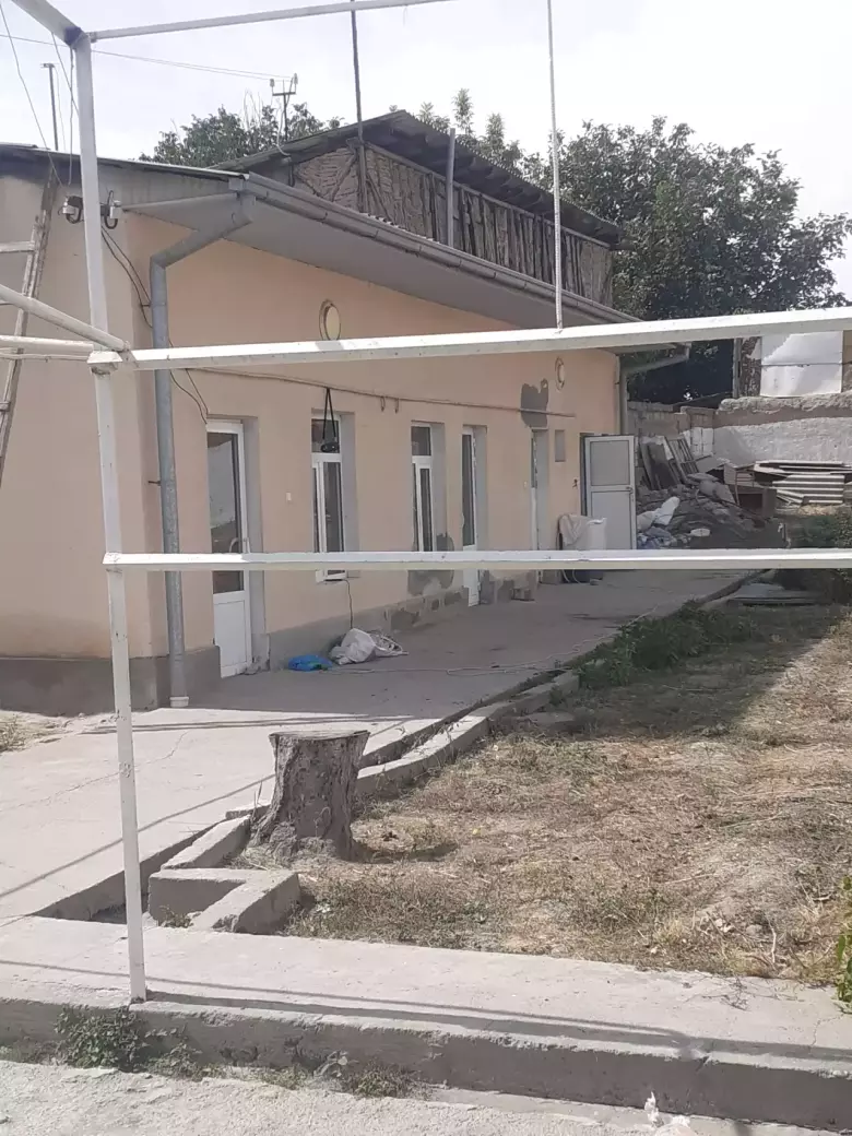 Срочно учаска сотилади