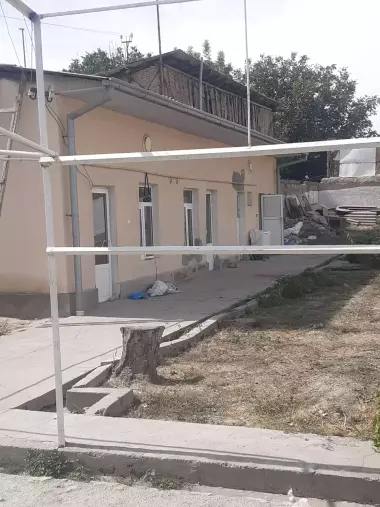 Срочно учаска сотилади