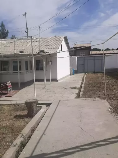 Срочно учаска сотилади