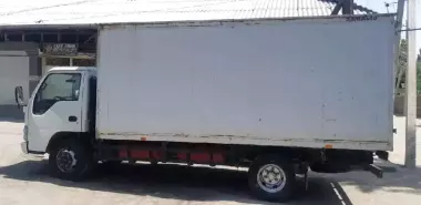 ISUZU. 2015 yil, 700 000 Probeg