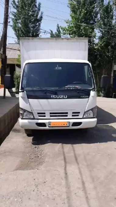 ISUZU. 2015 yil, 700 000 Probeg