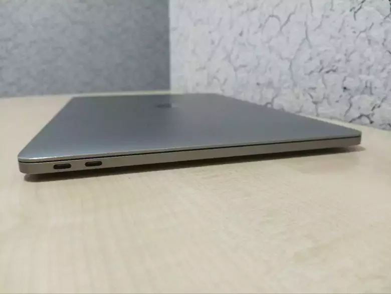 MacBook Pro Late 2016 13,3" Retina/Intel CORE™ i5/8GB/256GB/Intel Iris