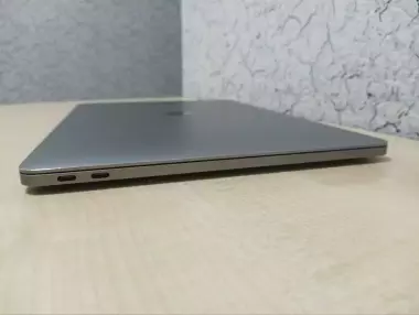 MacBook Pro Late 2016 13,3" Retina/Intel CORE™ i5/8GB/256GB/Intel Iris
