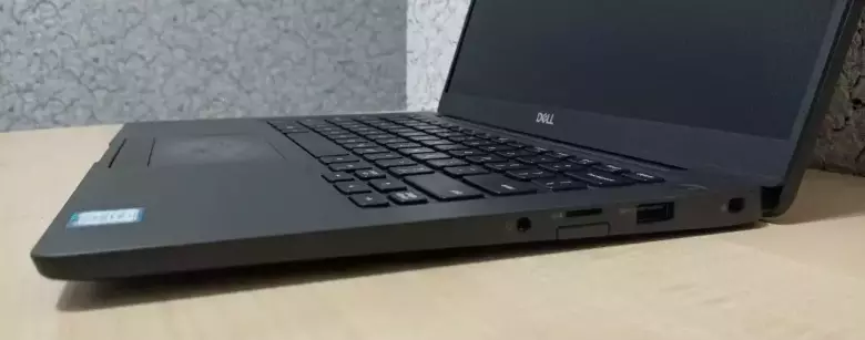 DELL Latitude 7400 14" IPS FullHD/ CORE i7-8665U/ 8GB DDR4/ 256GB NVMe