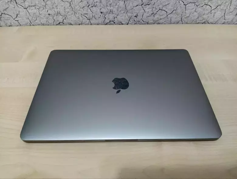 MacBook Pro Late 2016 13,3" Retina/Intel CORE™ i5/8GB/256GB/Intel Iris