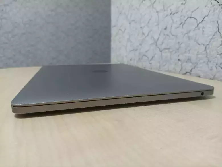 MacBook Pro Late 2016 13,3" Retina/Intel CORE™ i5/8GB/256GB/Intel Iris