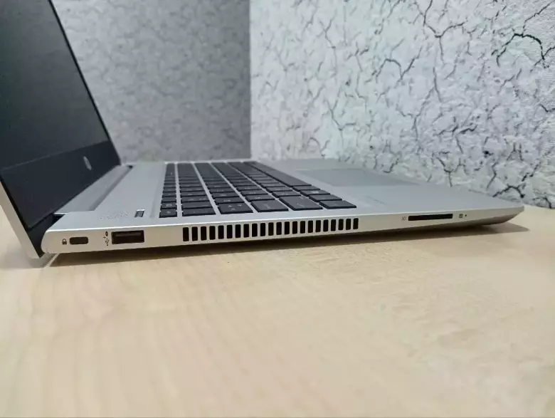 HP ProBook 445 G7 14" IPS FullHD/ RYZEN™ 7 4700U/ 8GB DDR4/ 256GB NVMe