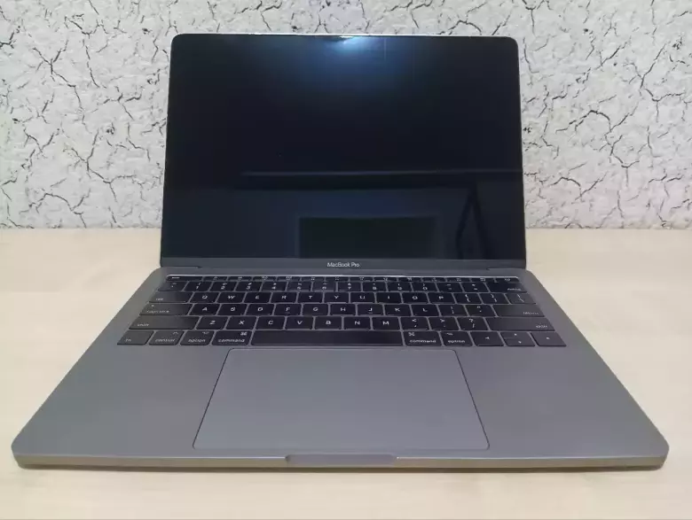 MacBook Pro Late 2016 13,3" Retina/Intel CORE™ i5/8GB/256GB/Intel Iris