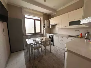 Сдаётся квартира на Ул. Паркент+998