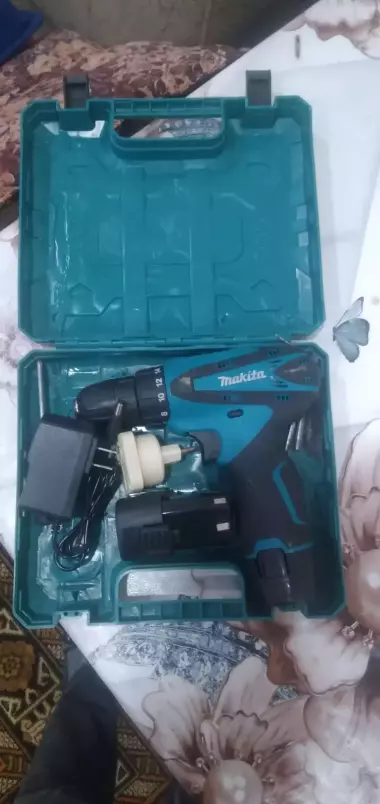 makita почти новый 12 волт отлично работает
