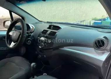 Chevrolet Spark 2019 | 1.25 бензин | Автомат