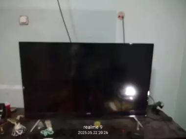 Samsung 43 sotiladi.smartmas lekin qurilmasi bor.