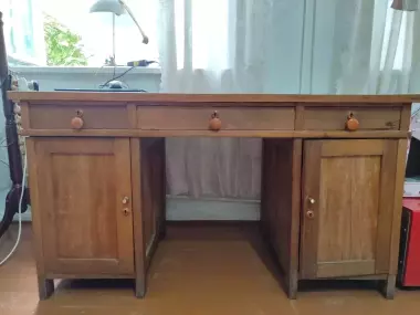 Стол письменный, кабинетный