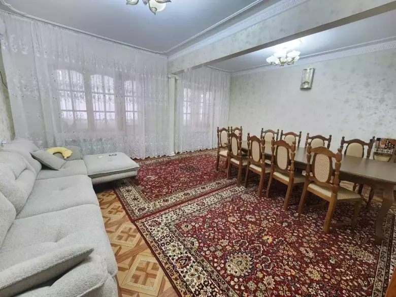 Продается 5- ти комнатная квартира рядом с Дока хлебом