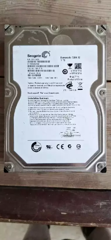 Hard Disk sotiladi 1 tb Seagate