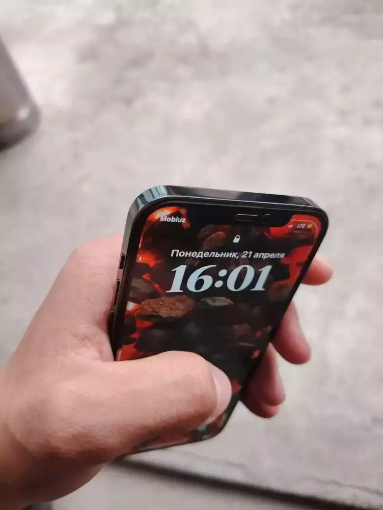 iphone 12pro max.аиби ио хама нарсаси ичлиди.каропкаси иоо