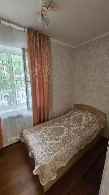 Продам 2 комн квартиру. ул.Новомосковская, Аккурган