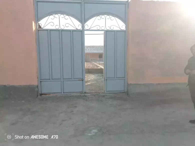 Ховли уй сотилади