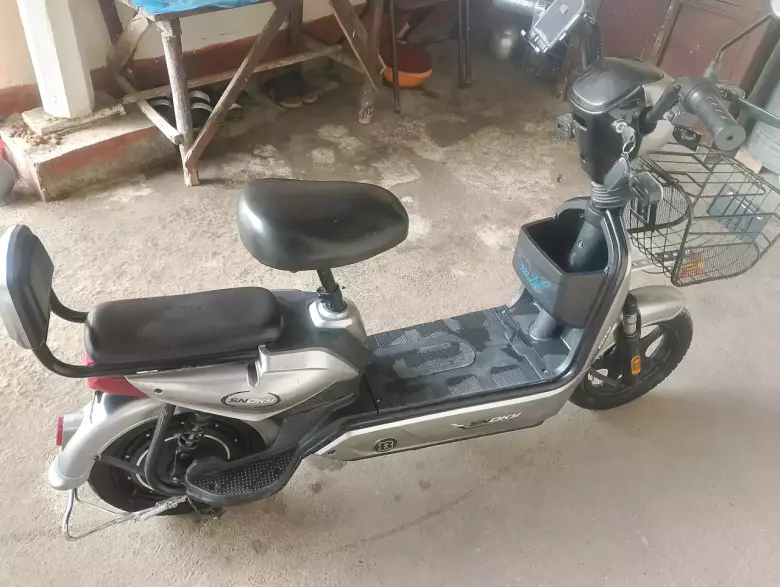 Skuter sotiladi srochna