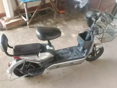 Skuter sotiladi srochna