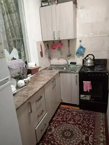 Юнусобод-11 кварт, 2.3/4/4 (средн ремонт) 50 кв.м