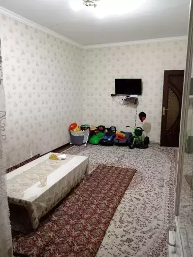 Юнусобод-11 кварт, 2.3/4/4 (средн ремонт) 50 кв.м