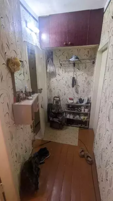 Своя Срочно1 ком. площадь 43 кв.м. Чиланзар-7 Октепа, рынок катартал