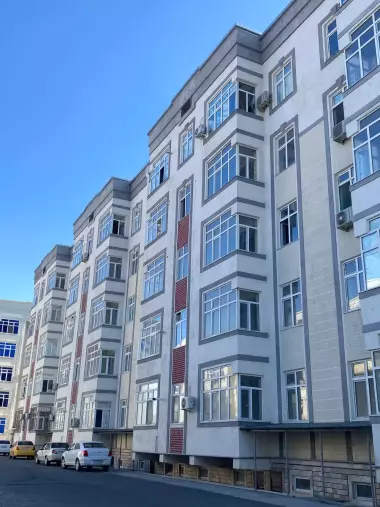 Kvartira 3xonali karobka xoldaa Srochna sotiladi