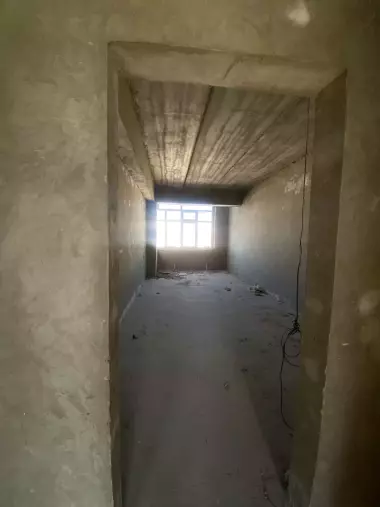 Kvartira 3xonali karobka xoldaa Srochna sotiladi