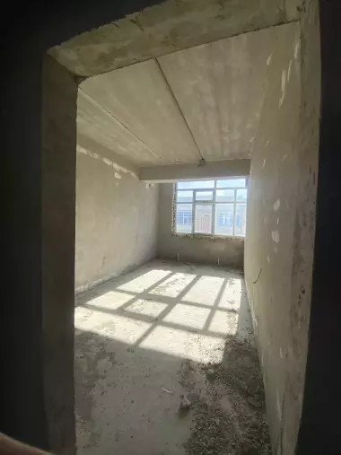 Kvartira 3xonali karobka xoldaa Srochna sotiladi