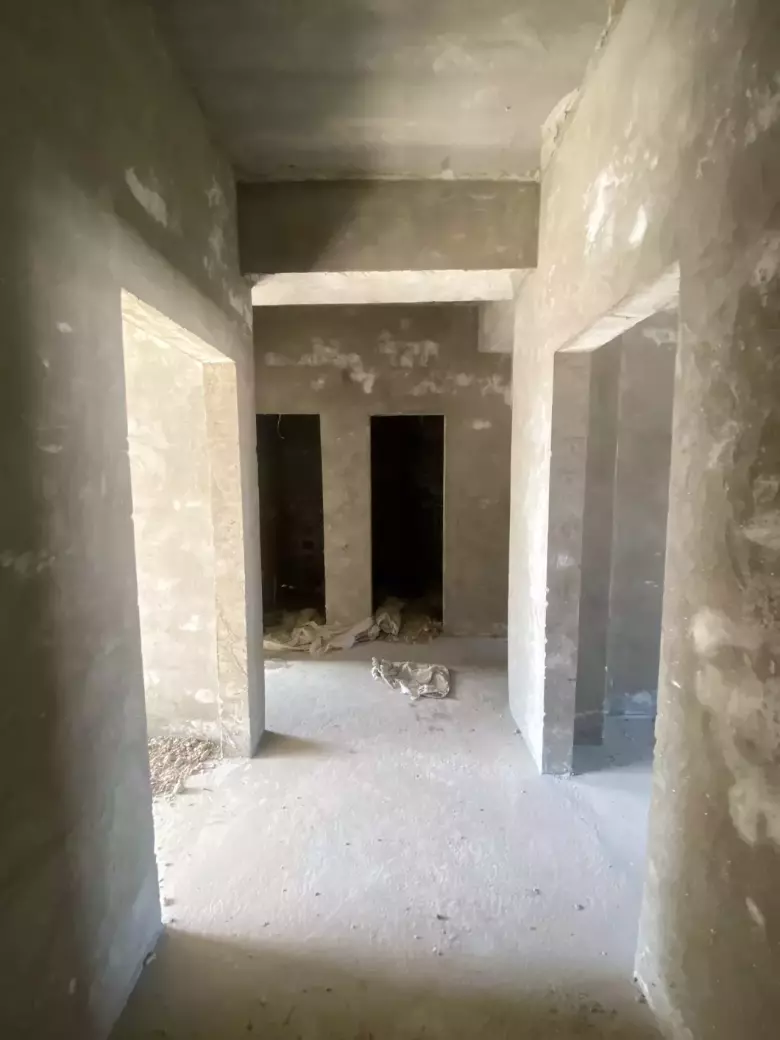 Kvartira 3xonali karobka xoldaa Srochna sotiladi