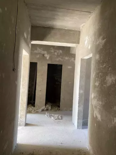 Kvartira 3xonali karobka xoldaa Srochna sotiladi