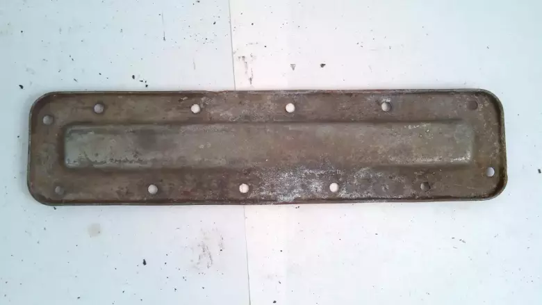 Крышки головки толкателей и водяной рубашки.