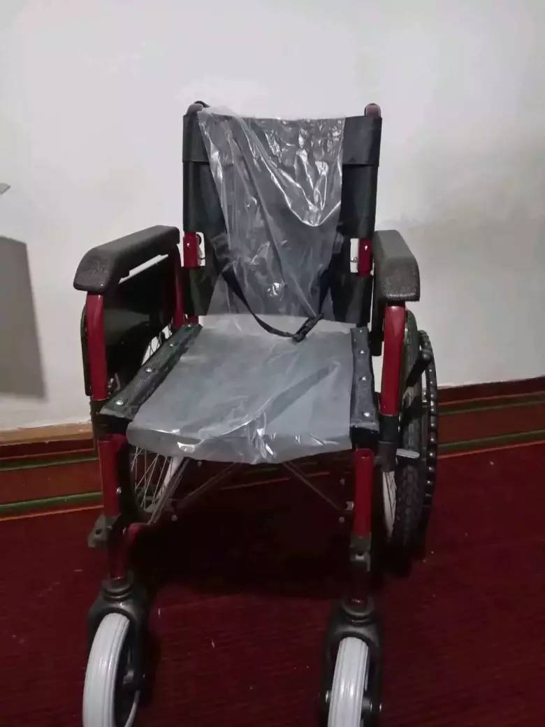 Nogironlar uchun möljallangan bolalar aravachasi.Holati yangi.