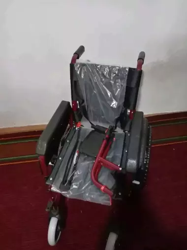 Nogironlar uchun möljallangan bolalar aravachasi.Holati yangi.