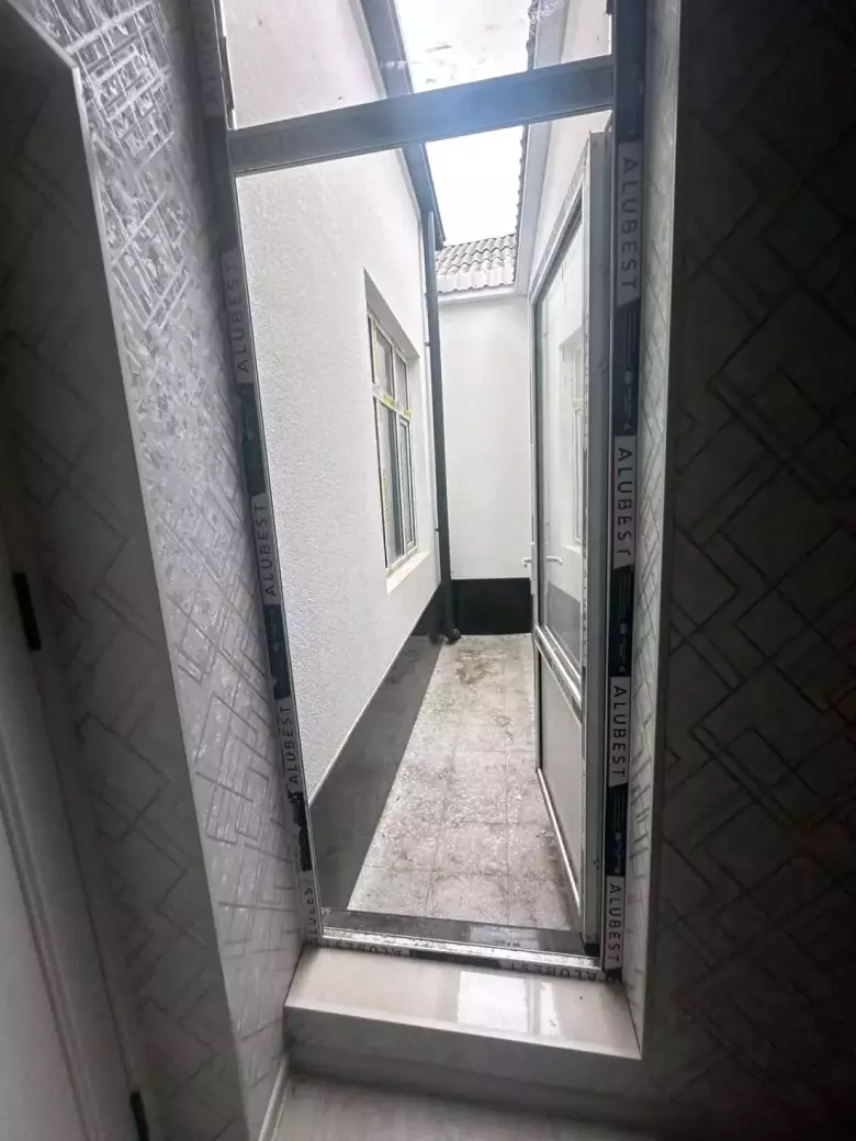 Срочно продам! мирзо Улугбек 3 комнаты 1 соток дом ул. мойлисой