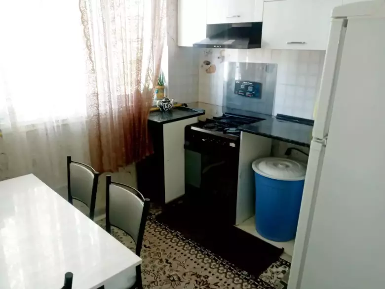 1 xonali evro remontli kvartira sotiladi