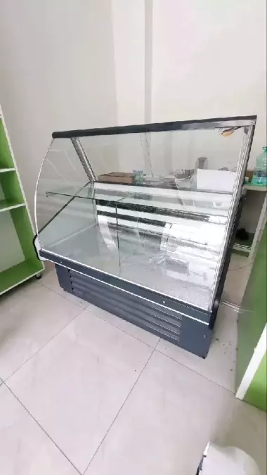 Витринный холодильник для магазина Бухара