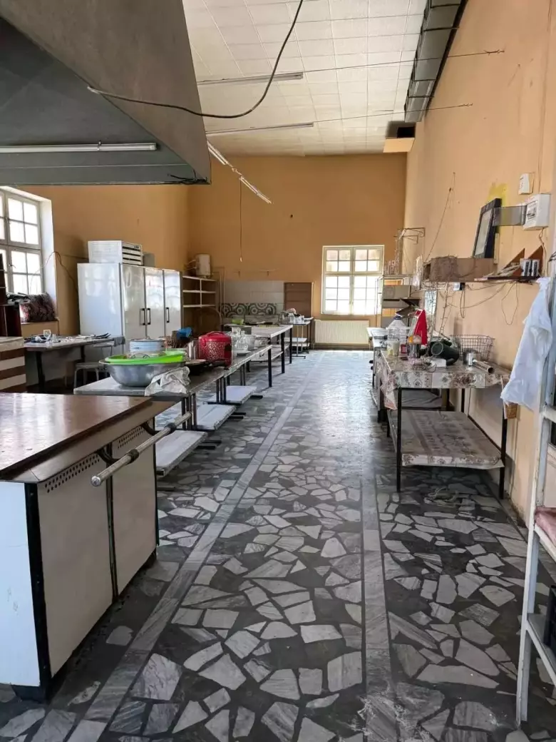 неработающий ресторан.