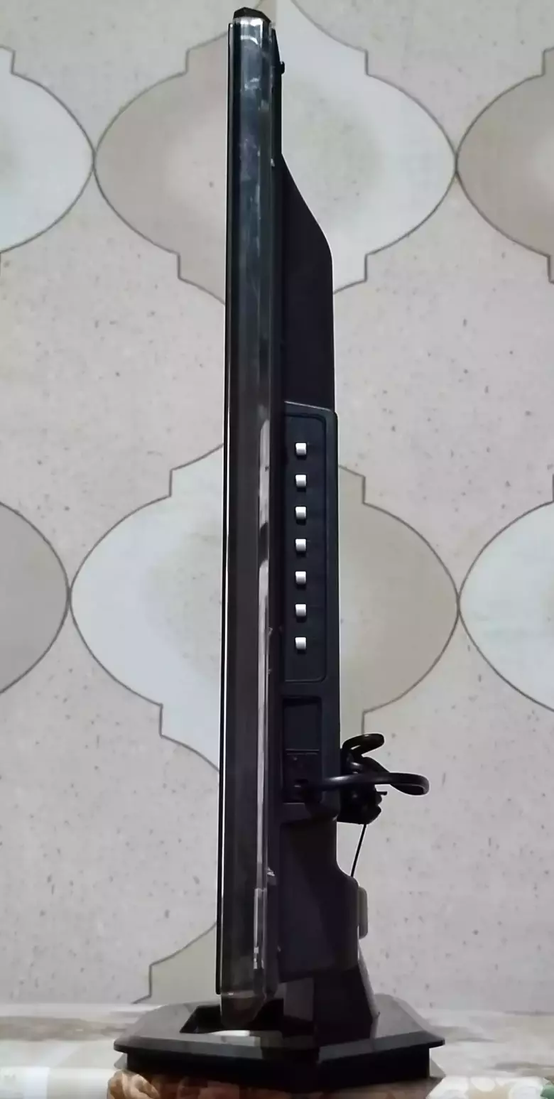Телевизор Artel ARTLED 7000/32 состояние идеал (возможна доставка)
