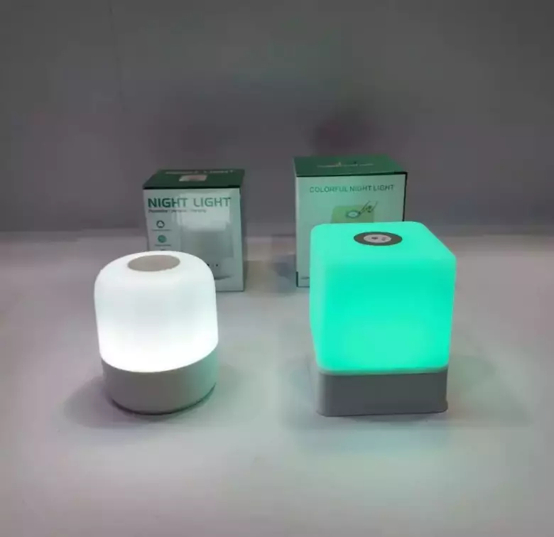 Светильник с RGB-подсветкой — сенсорное управление