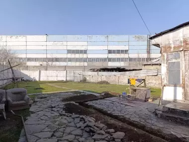 Yashnobod tumanida 5.6 sotix yer sotiladi