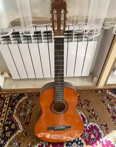 gitara sotiladi