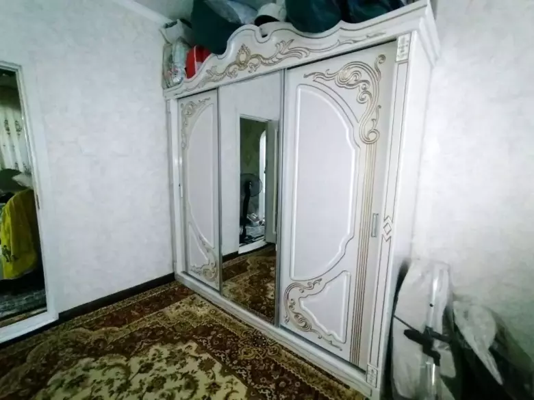 Кровать без матраса 220-170, шкаф, трюмо и две тумбочки