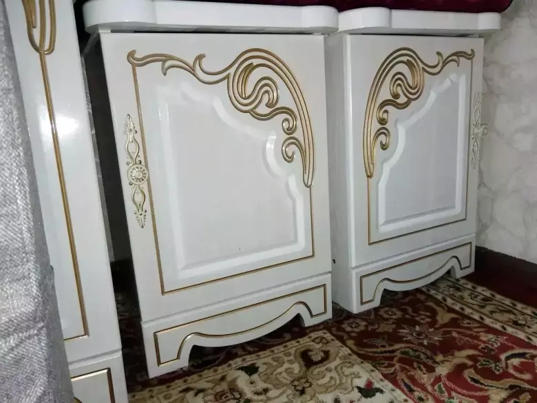 Кровать без матраса 220-170, шкаф, трюмо и две тумбочки