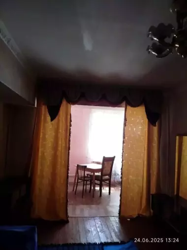 Своя 1/2/4, балкон 2х6, кирпич, от метро одна остановка.